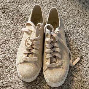 Casual Cream Sneakers - Keds